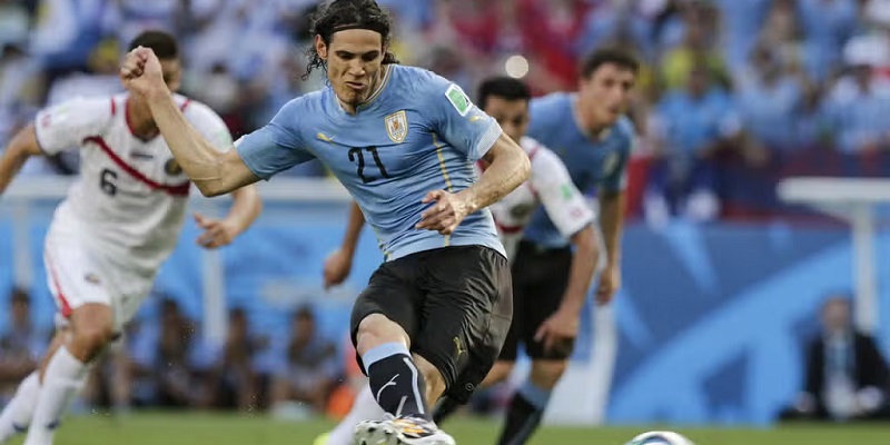 Hàng tiền đạo của Uruguay sẽ thiếu vắng lão tướng Cavani